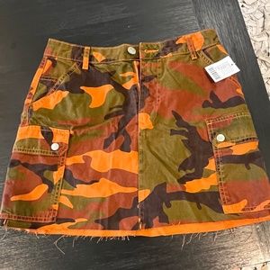 NEW, Urban outfitters, size small, tan/orange